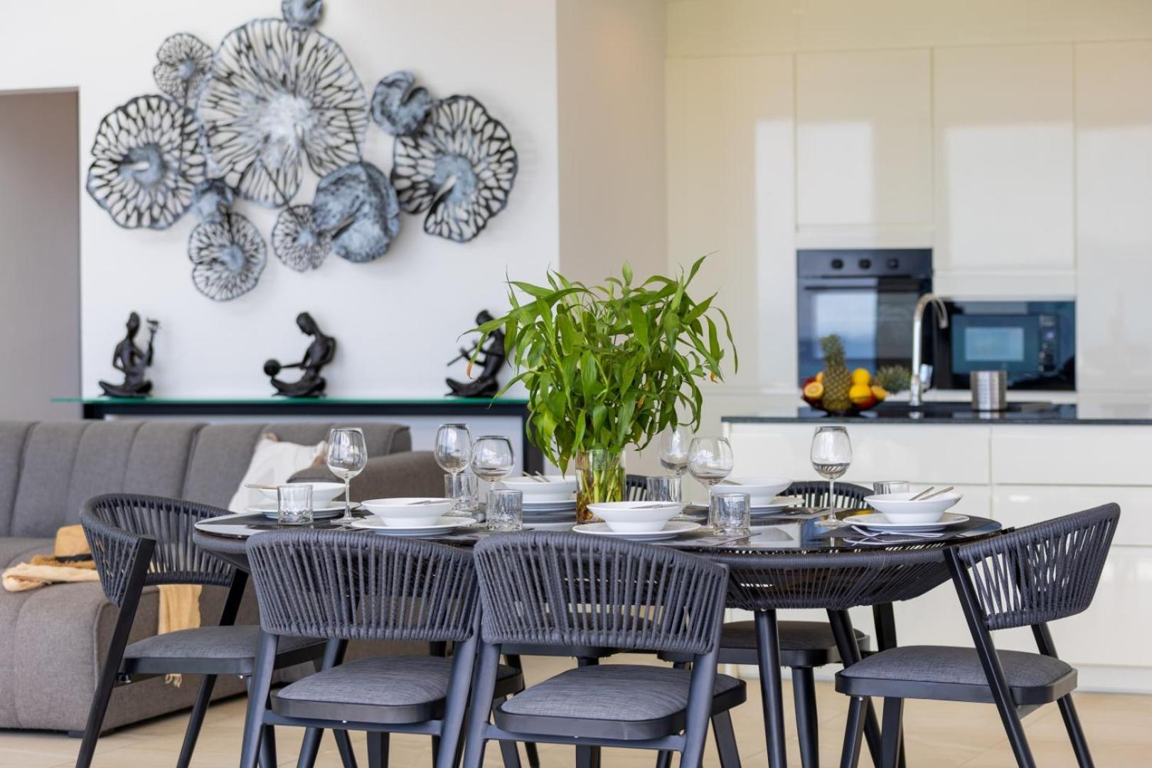 Villa Luxury 5 Bedroom Modern Villa! Kbr17 *